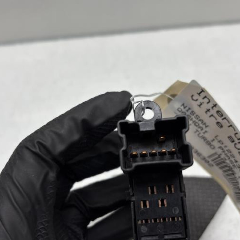 Interrupteur de leve vitre avant droit NISSAN QASHQAI 1 Photo n°3