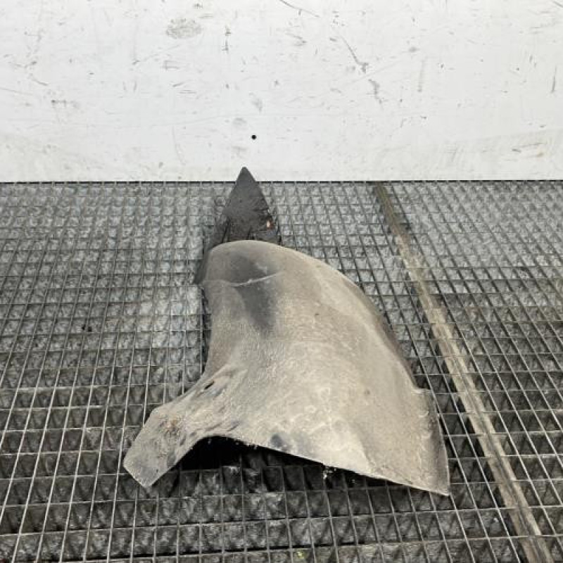 Pare boue arriere gauche RENAULT CLIO 2 Photo n°2