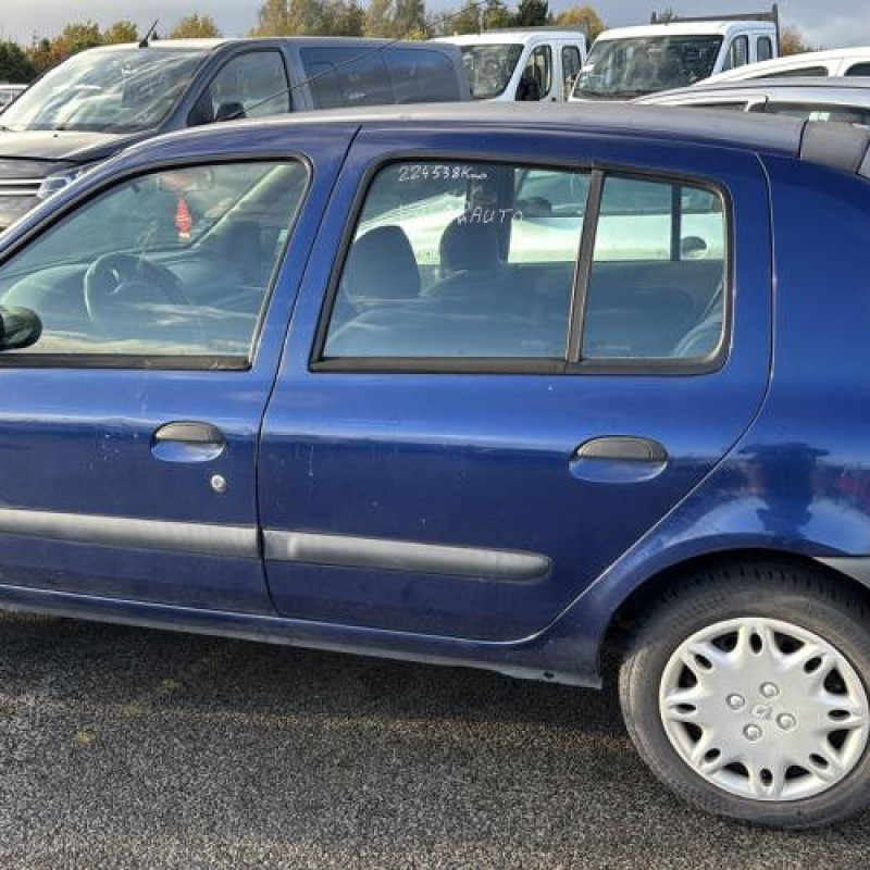 Pare boue arriere gauche RENAULT CLIO 2 Photo n°9