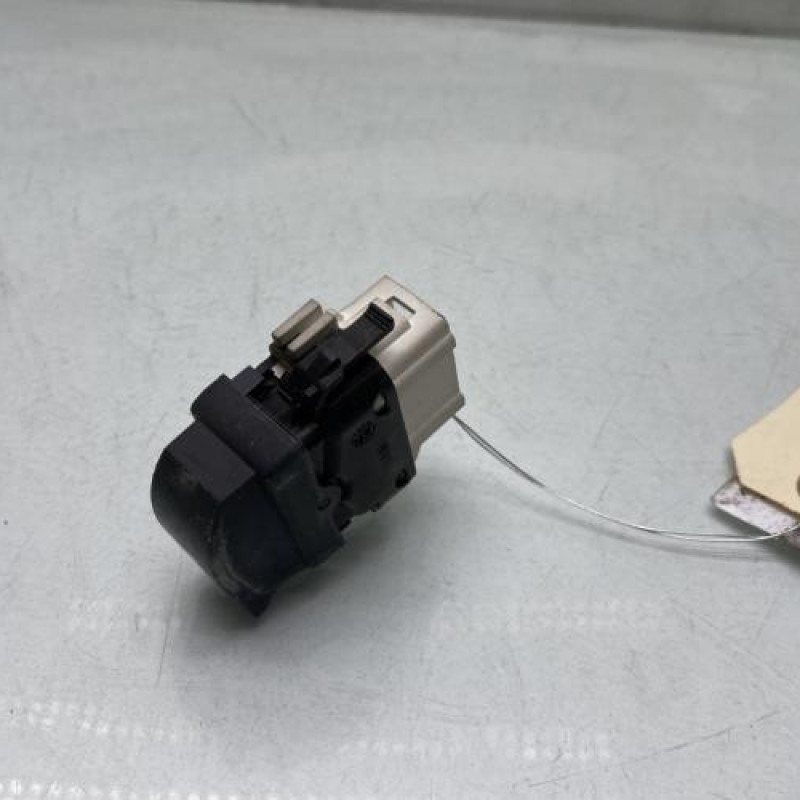 Interrupteur de leve vitre avant droit RENAULT CLIO 2 Photo n°4