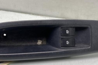 Interrupteur de leve vitre avant gauche RENAULT CLIO 2 Photo n°1