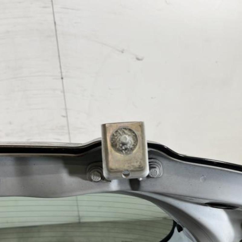 Malle/Hayon arriere RENAULT CLIO 4 Photo n°7