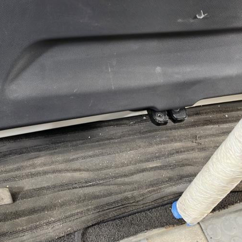 Malle/Hayon arriere RENAULT CLIO 4 Photo n°10