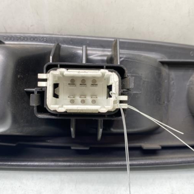 Interrupteur de leve vitre avant droit RENAULT CLIO 2 CAMPUS Photo n°3