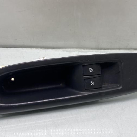 Interrupteur de leve vitre avant gauche RENAULT CLIO 2 CAMPUS Photo n°1