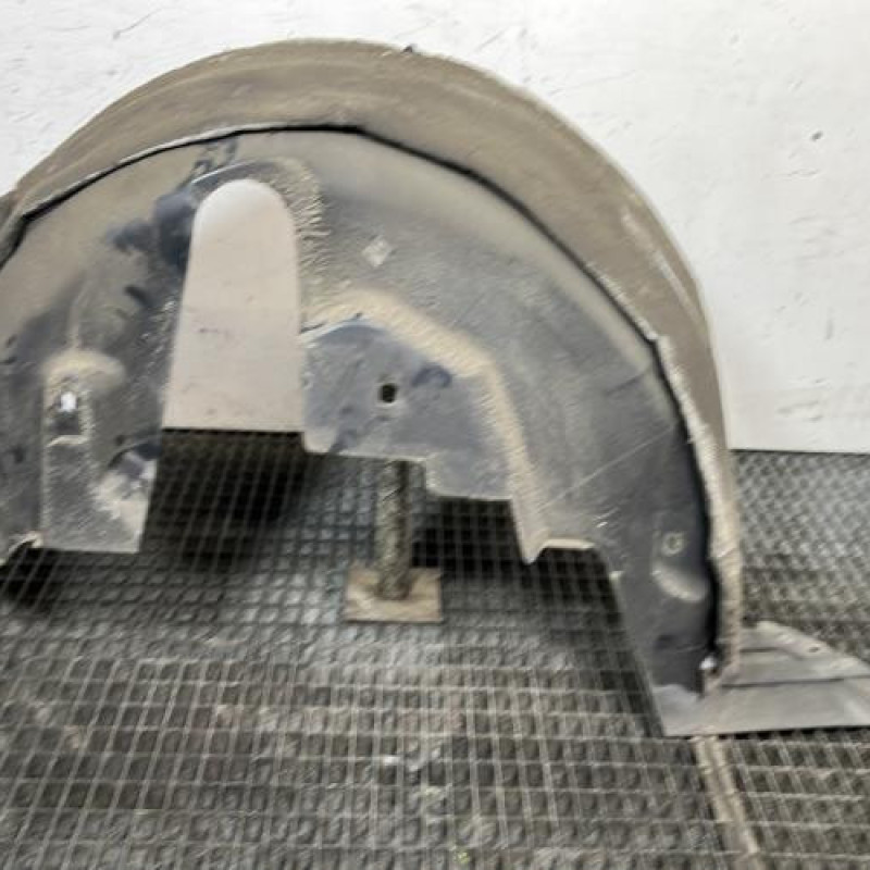 Pare boue arriere droit PEUGEOT 208 2 Photo n°1