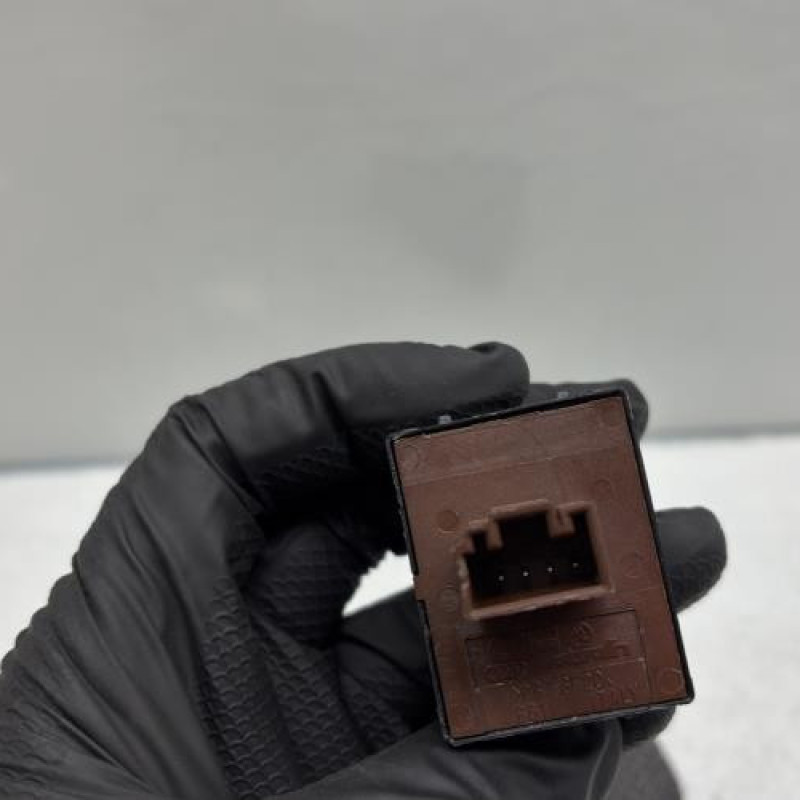 Interrupteur de leve vitre avant gauche SKODA OCTAVIA 2 Photo n°3