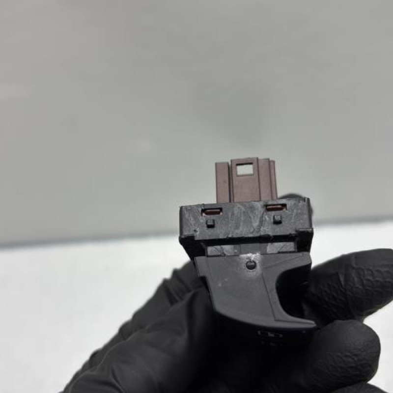 Interrupteur de leve vitre avant gauche SKODA OCTAVIA 2 Photo n°5