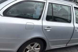 Interrupteur de leve vitre avant gauche SKODA OCTAVIA 2