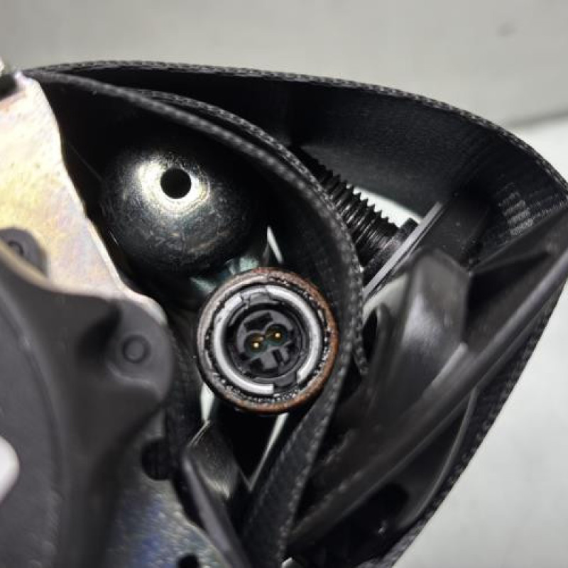 Pretensionneur de ceinture avant droit OPEL CORSA F Photo n°4