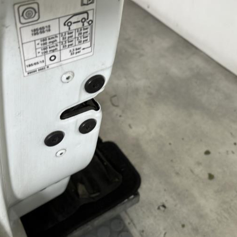 Porte avant gauche RENAULT CLIO 4 Photo n°3