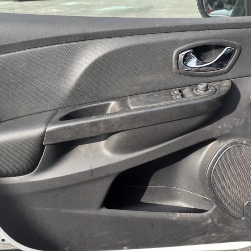 Porte avant gauche RENAULT CLIO 4 Photo n°15
