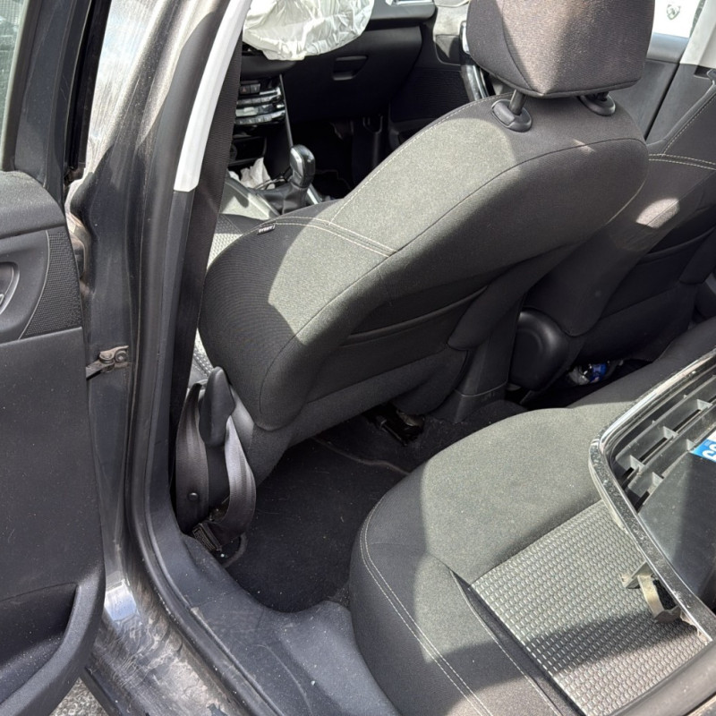 PEUGEOT 208 1 PHASE 2 1.2 VTI - 12V Photo n°11