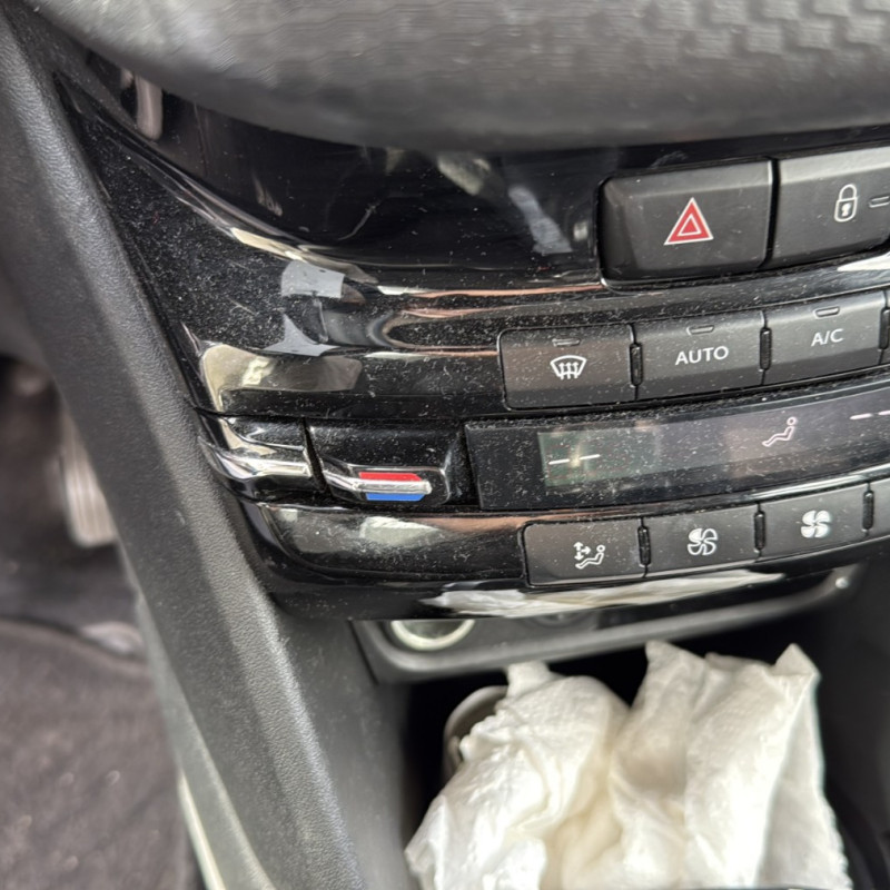 PEUGEOT 208 1 PHASE 2 1.2 VTI - 12V Photo n°20