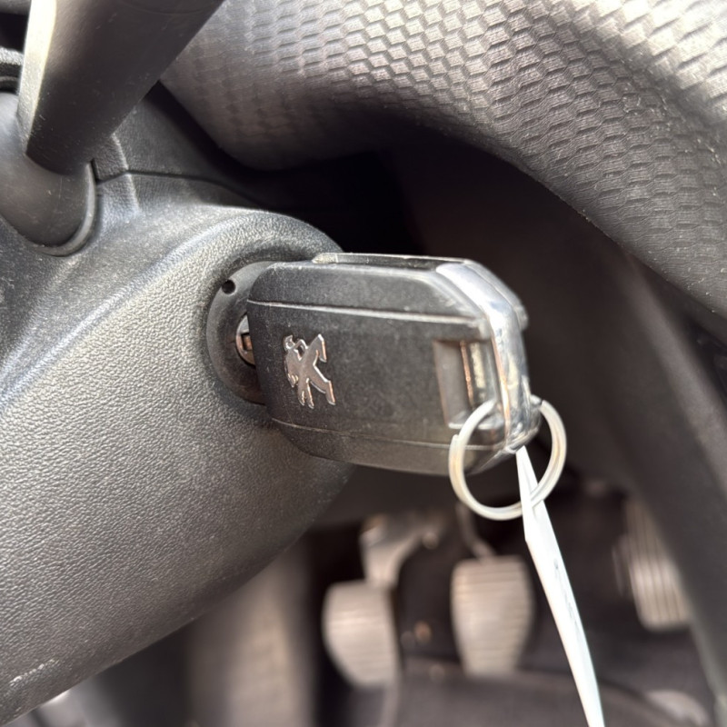 PEUGEOT 208 1 PHASE 2 1.2 VTI - 12V Photo n°21