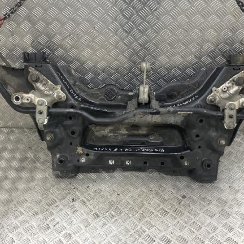 Berceau avant RENAULT MEGANE 4 Photo n°1