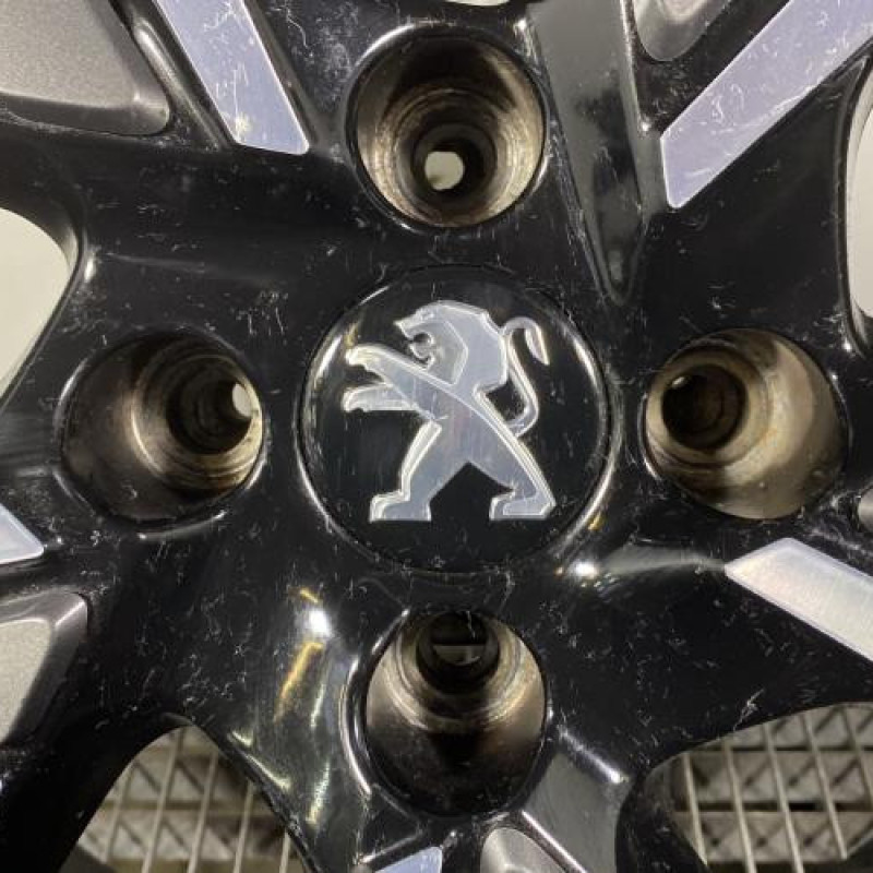 Jante PEUGEOT 208 2 Photo n°2