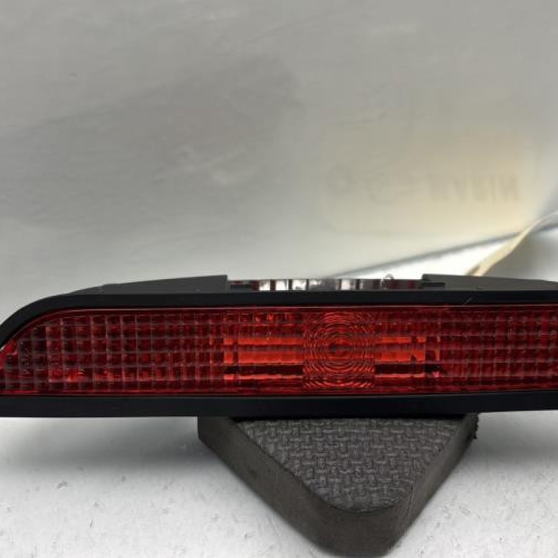 Feu arriere stop central DACIA SANDERO 2 Photo n°1