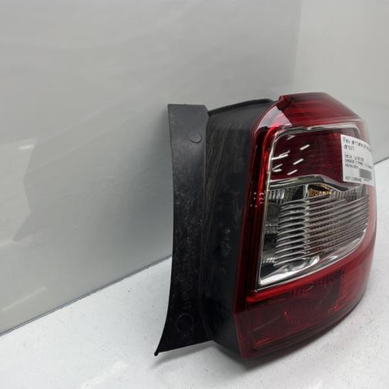 Feu arriere principal droit (feux) DACIA SANDERO 2 Photo n°2