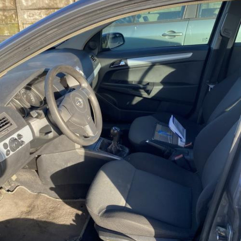 Moteur OPEL ASTRA H Photo n°7