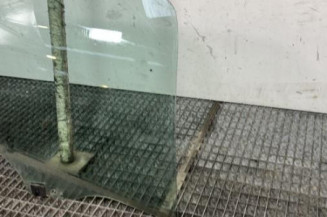 Vitre arriere droit PEUGEOT 206