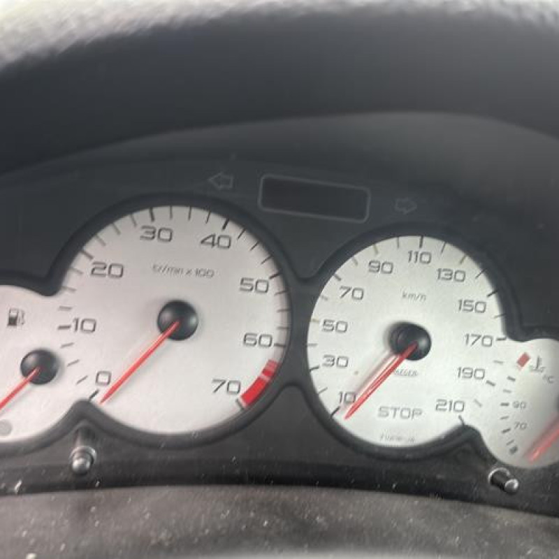 Vitre arriere droit PEUGEOT 206 Photo n°18