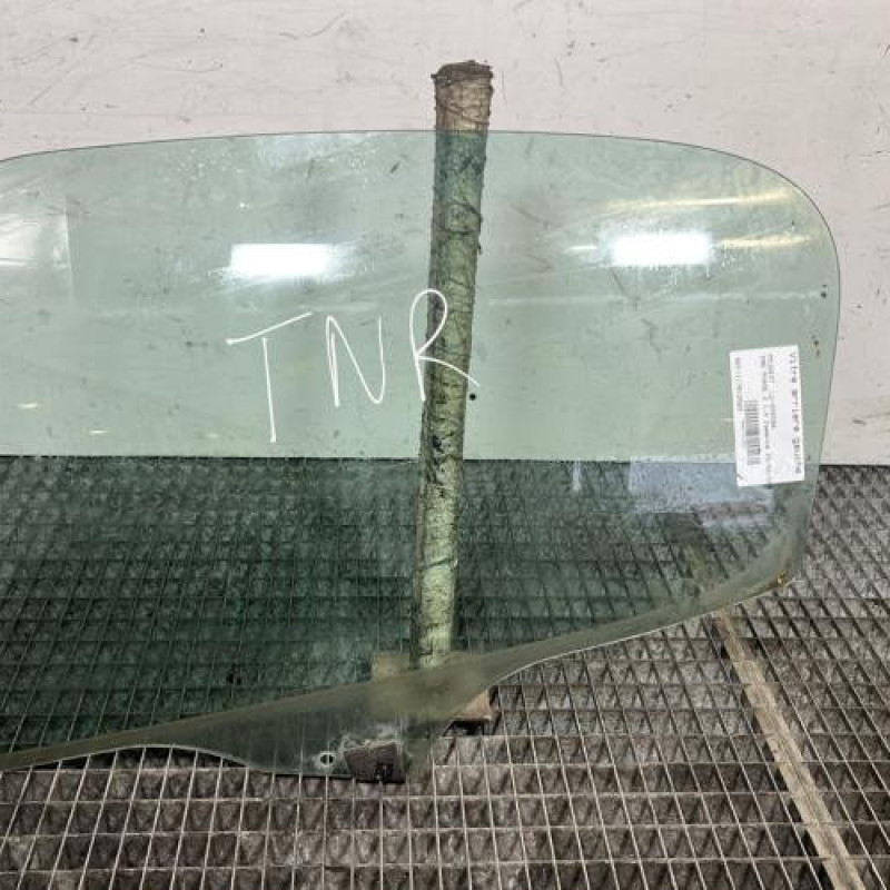 Vitre arriere gauche PEUGEOT 206 Photo n°1