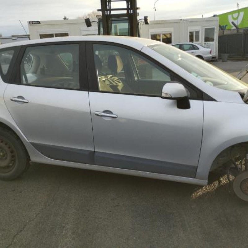 Trappe d'essence RENAULT SCENIC 3 Photo n°10