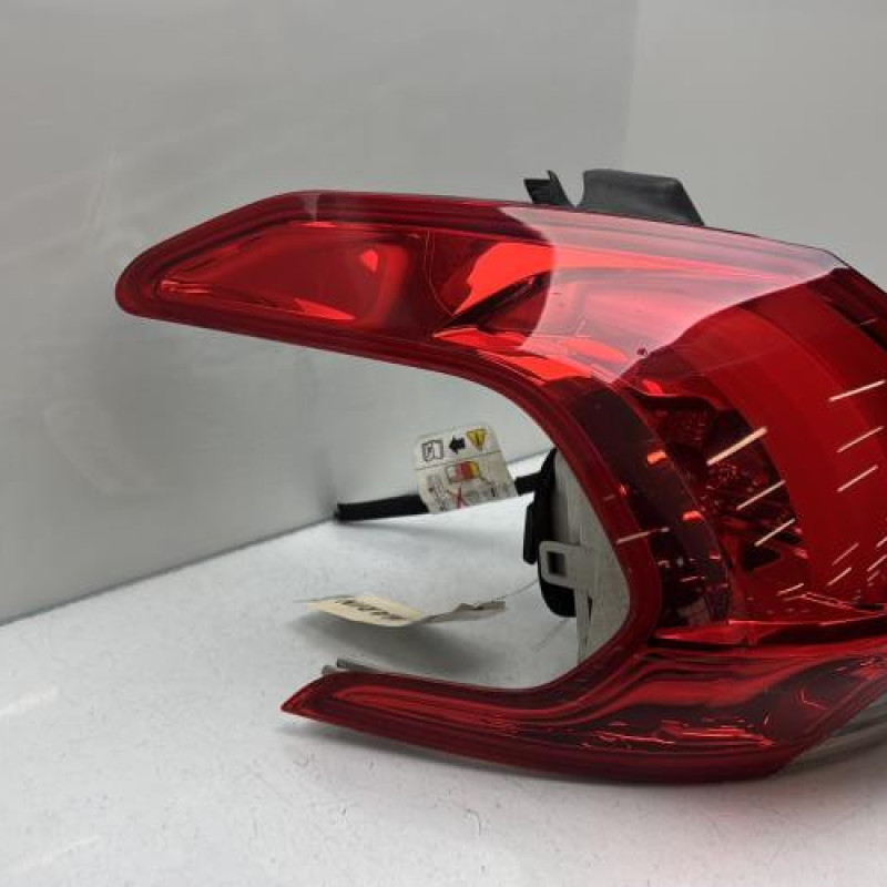 Feu arriere principal gauche (feux) PEUGEOT 2008 1 Photo n°2