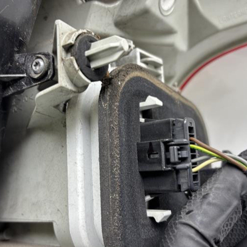 Feu arriere principal gauche (feux) PEUGEOT 2008 1 Photo n°4