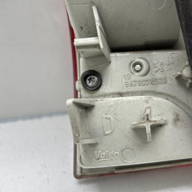 Feu arriere secondaire droit (feux) PEUGEOT 2008 1 Photo n°4