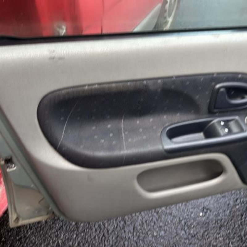 Leve vitre electrique avant gauche RENAULT CLIO 2 Photo n°16