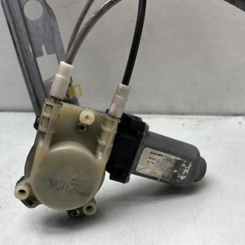 Leve vitre electrique avant droit RENAULT MEGANE 2 Photo n°4