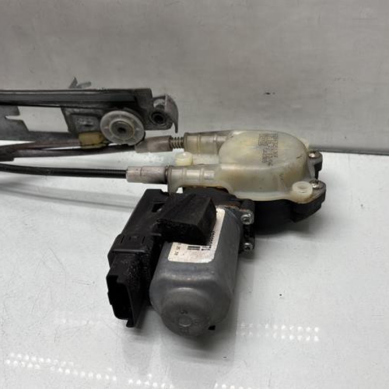 Leve vitre electrique avant gauche RENAULT MEGANE 2 Photo n°3