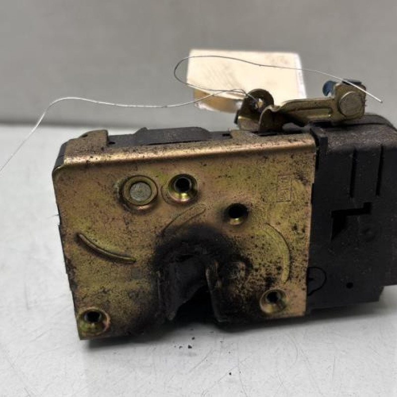 Serrure avant gauche PEUGEOT PARTNER 1 Photo n°1