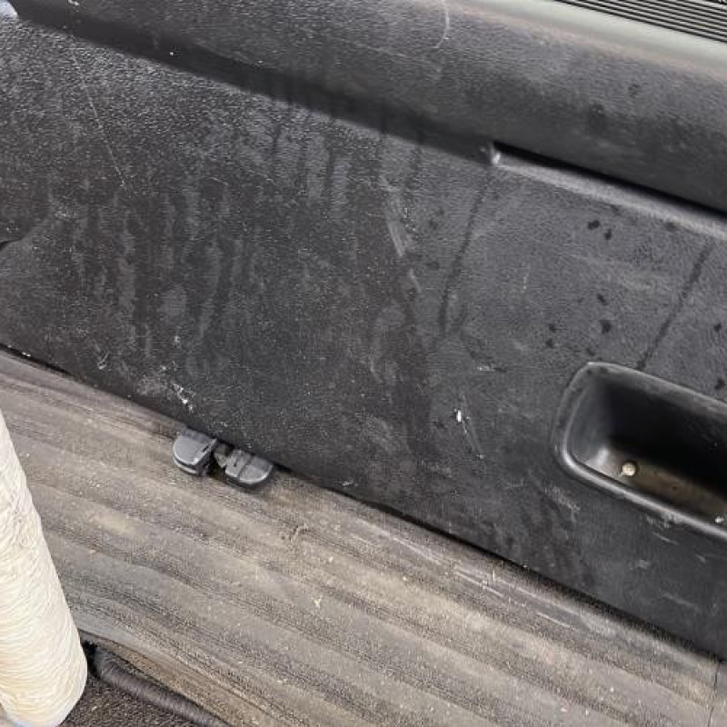 Malle/Hayon arriere VOLKSWAGEN GOLF 4 Photo n°12