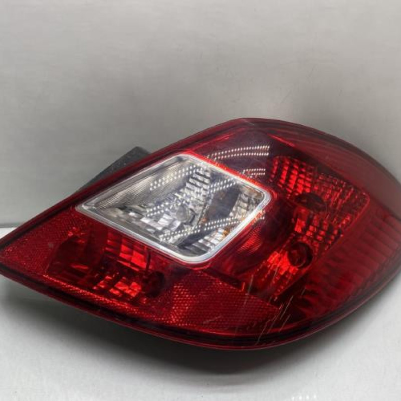 Feu arriere principal droit (feux) OPEL CORSA D Photo n°1