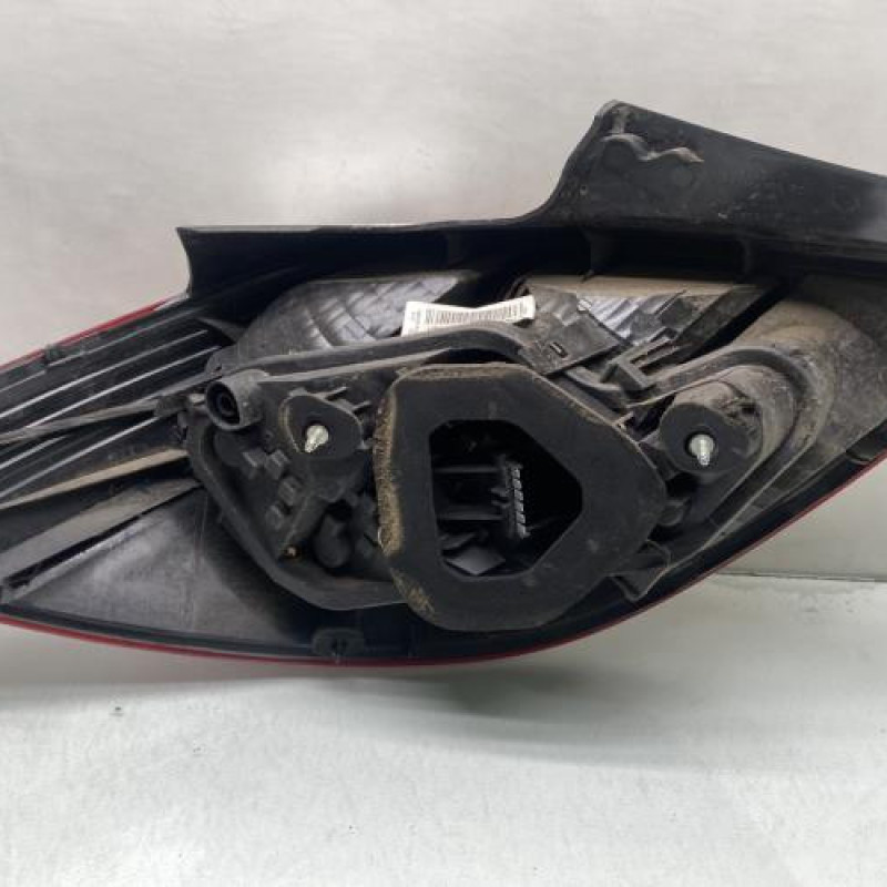 Feu arriere principal droit (feux) OPEL CORSA D Photo n°2