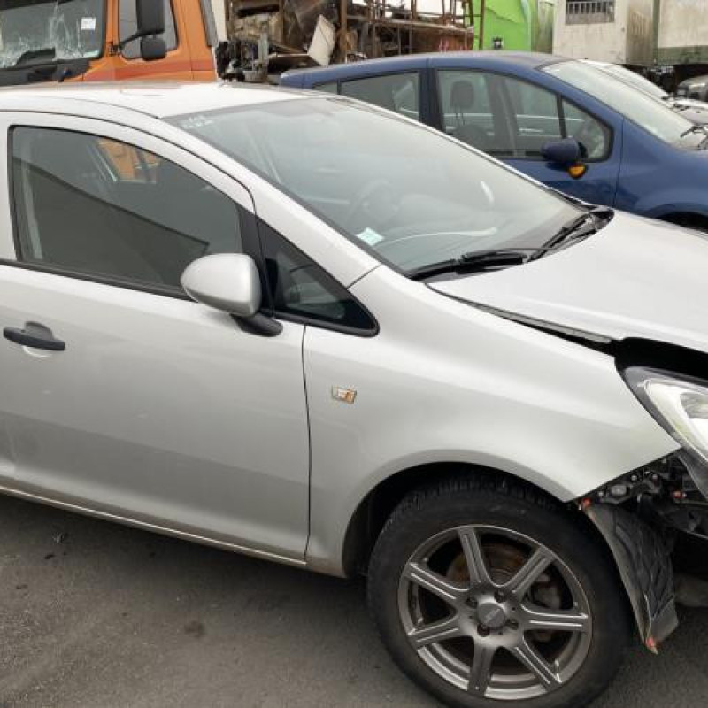 Feu arriere principal droit (feux) OPEL CORSA D Photo n°10