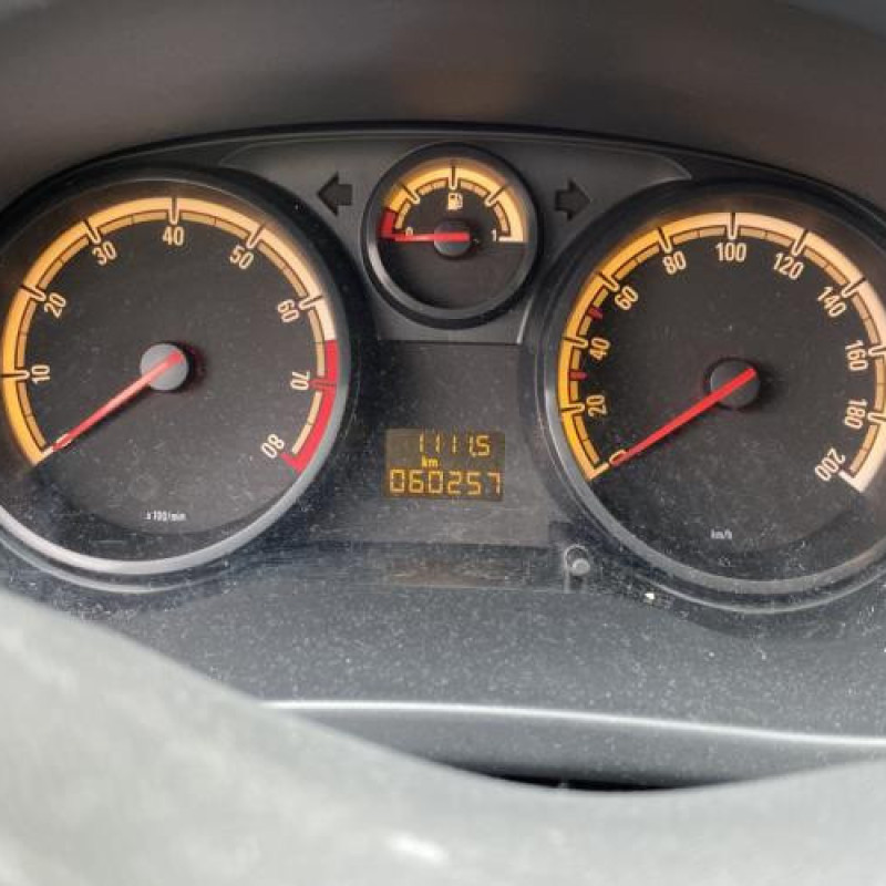 Feu arriere principal droit (feux) OPEL CORSA D Photo n°20