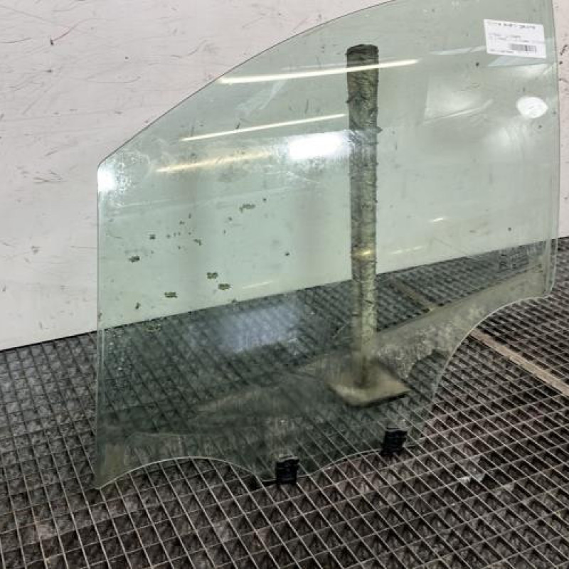 Vitre avant gauche CITROEN C3 3 Photo n°1