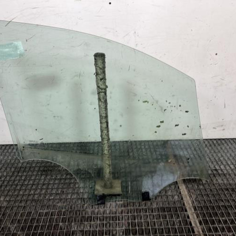 Vitre avant gauche CITROEN C3 3 Photo n°4