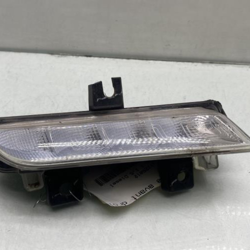 Feu diurne avant droit RENAULT CLIO 4 Photo n°1