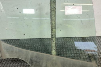 Vitre arriere droit RENAULT CLIO 4 Photo n°1