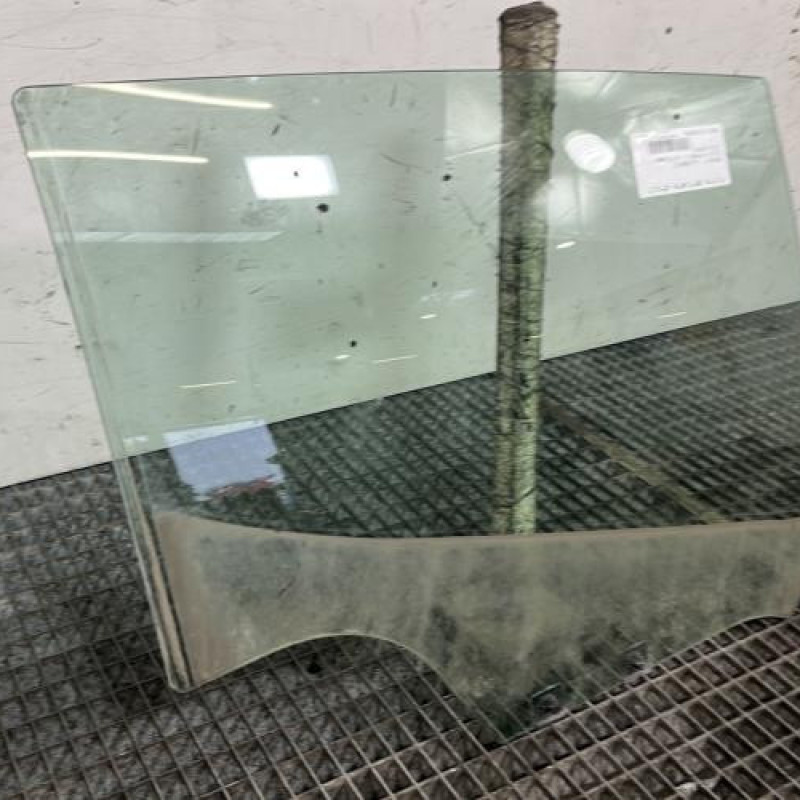 Vitre arriere droit RENAULT CLIO 4 Photo n°3