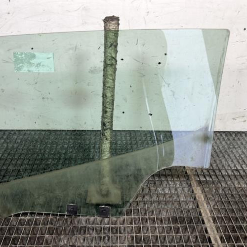 Vitre arriere droit RENAULT CLIO 4 Photo n°4