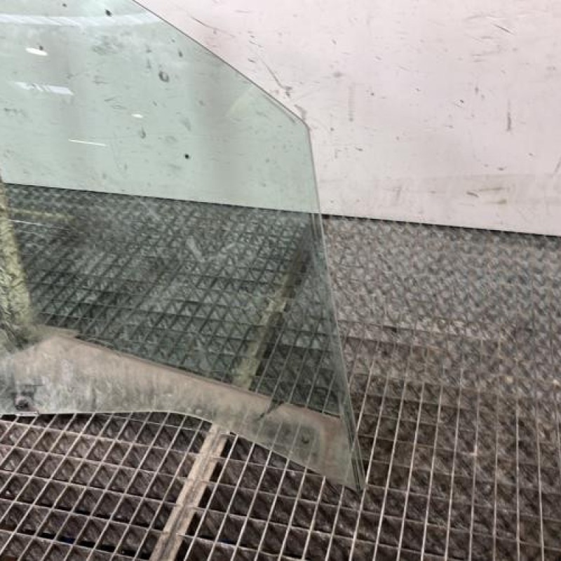 Vitre avant droit RENAULT CLIO 4 Photo n°2