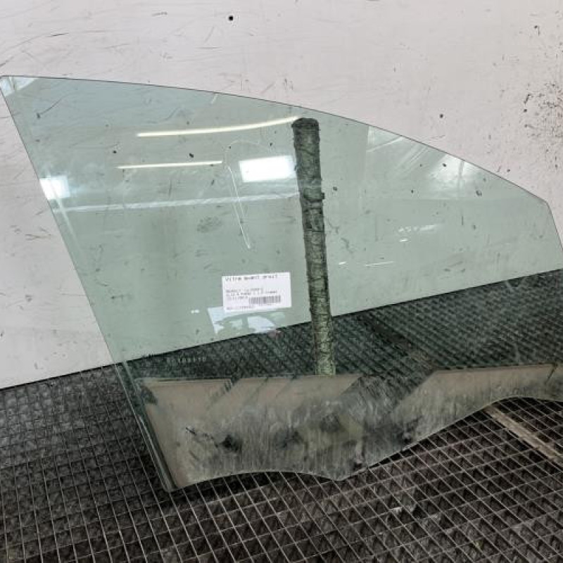 Vitre avant droit RENAULT CLIO 4 Photo n°3