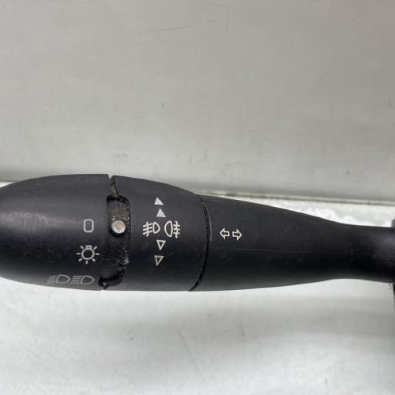 Com (Bloc Contacteur Tournant+Commodo Essuie Glace+Commodo Phare) CITROEN C2 Photo n°2