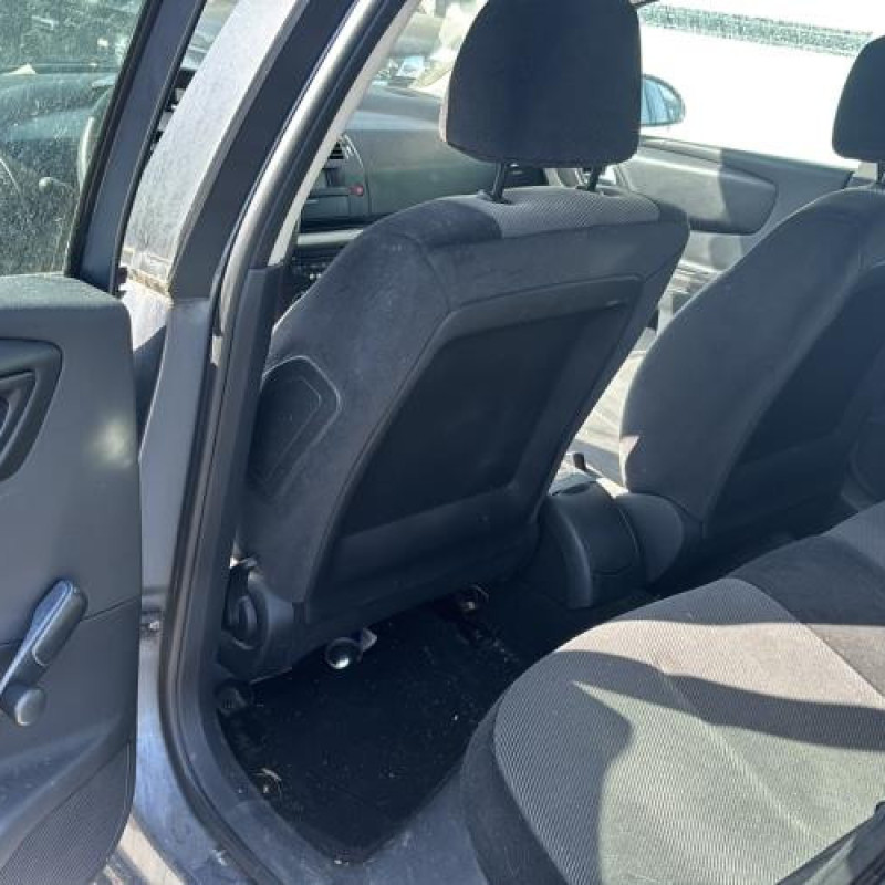 Anti brouillard arriere gauche CITROEN C4 1 Photo n°13